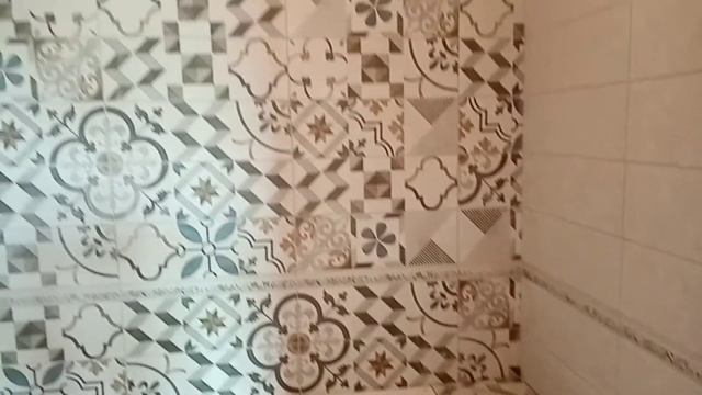 Отделка квартиры Облицовка плиткой пола по диагонали и ванной с туалетом Воронеж хороший ремонт смотреть онлайн