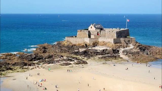 Places to see in ( Saint Malo - France ) Saint Malo Beach смотреть онлайн