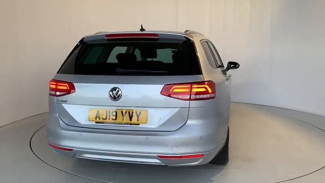 VOLKSWAGEN PASSAT 2.0 SE BUSINESS TDI 5d 148 BHP смотреть онлайн
