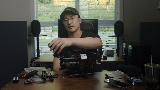 Building 2 Handheld Sony FX3 Rigs (Works with Top Handle!) смотреть онлайн