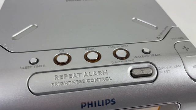 Philips AJ3980/37 CD Player Radio Alarm Clock Old Music Speaker 2003 - Video 2 смотреть онлайн