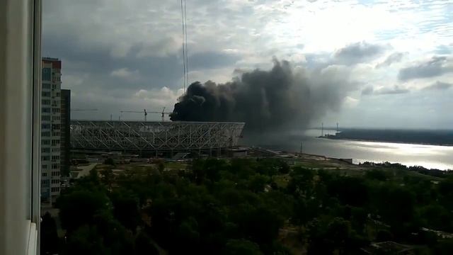 ШОК!!!В Волгограде горит стадион,строящийся к ЧМ 2018 смотреть онлайн