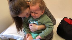 Очередная вакцина, делаем укольчик ребенку