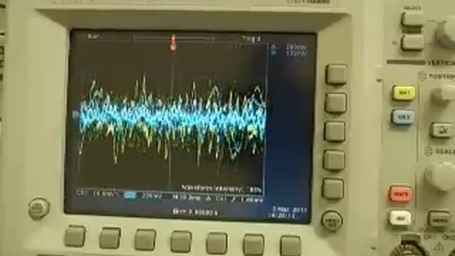 'Swimming Pool' by Freezepop on a Tektronix TDS3032 digital scope смотреть онлайн