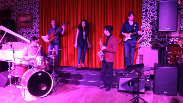 Lilit M - Танцы на стеклах (Фадеев cover) смотреть онлайн