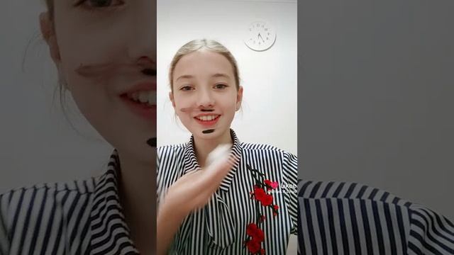 Like_7310201567769721444.mp4