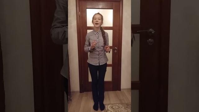 Страна читающая — Элис Вагапова читает произведение «Ворона и Лисица» И. А. Крылова смотреть онлайн