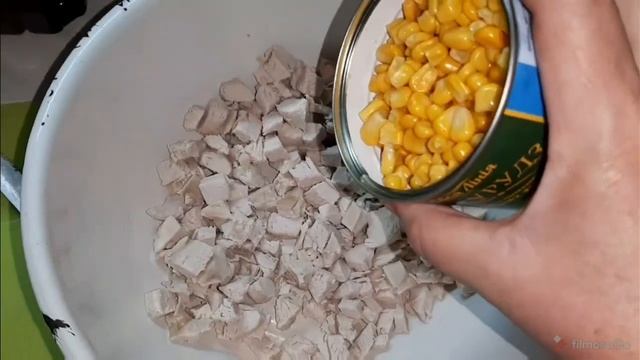 Салат с Куриной Грудкой,Ананасами, Кукурузой и Грибами/Улетает со стола сразу!Новогоднее меню 2021. смотреть онлайн
