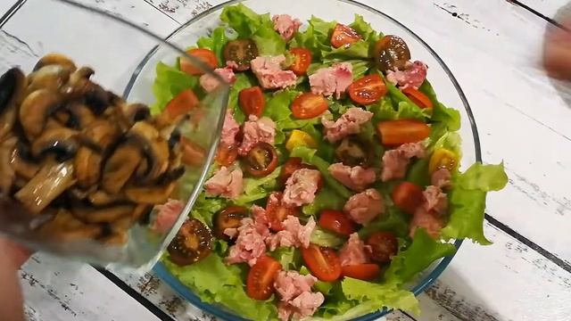 Вкусный салат с тунцом и грибами. Салаты. смотреть онлайн