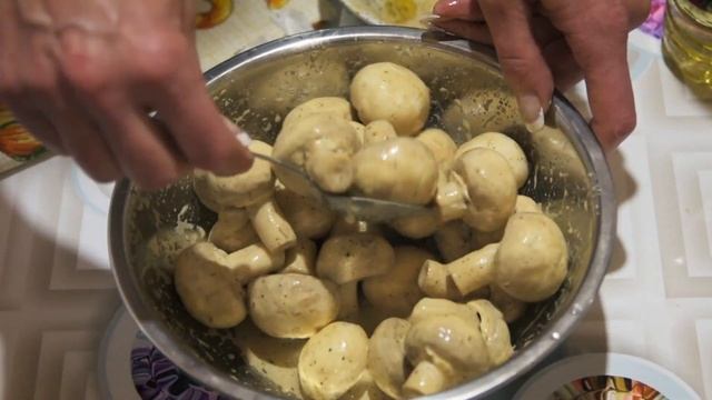 Шампиньоны запечённые в духовке - простой рецепт вкусного и полезного блюда - пальчики оближешь! смотреть онлайн