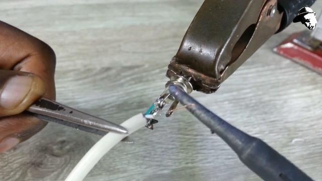 DIY Micro USB to 3.5 mm Jack смотреть онлайн