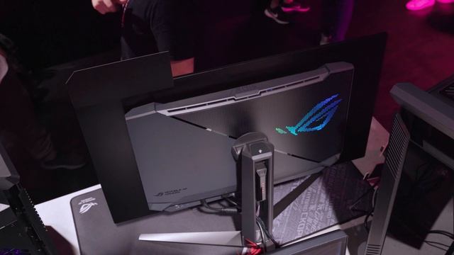 4K OLED mit 240 Hz! Asus ROG Swift OLED PG32UCDM und Matrix LED-Beleuchtung #gamescom смотреть онлайн
