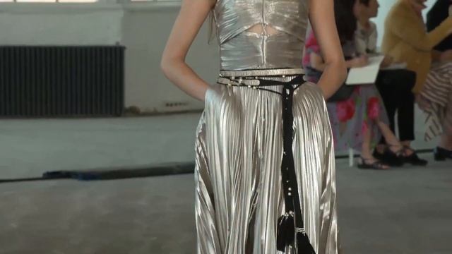 Altuzarra мода в Нью-Йорке весна лето 2023 / Одежда, сумки и аксессуары смотреть онлайн