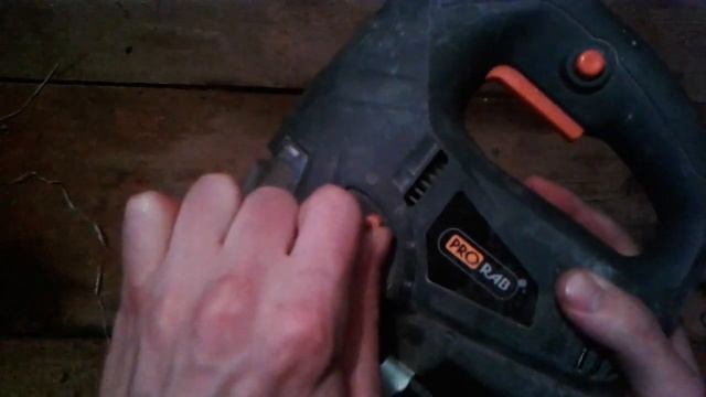 Видео: Как настроить точность реза электролобзика Прораб? смотреть онлайн