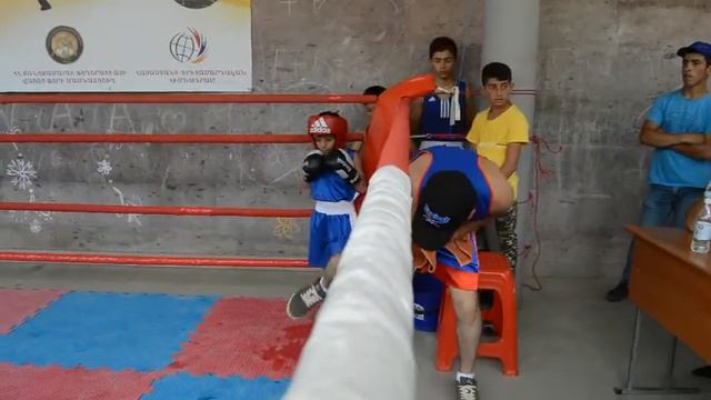 Турнир по боксу Ехекнадзор Симон Симонян (Мартуни)-Серян Хачатрян (Ехекнадзор) смотреть онлайн