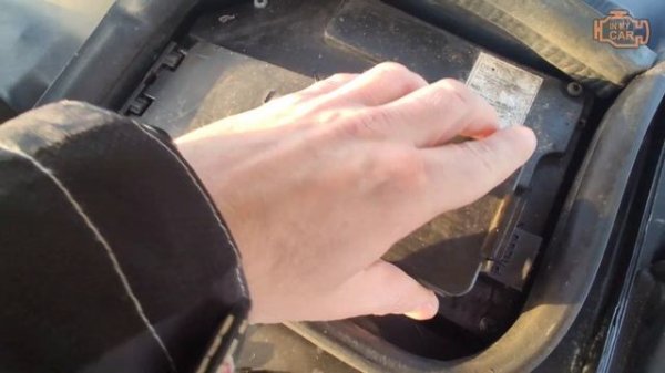 VOLVO 850 [1991-1996] Where to find the diagnostic port OBD2, fuses box and battery?