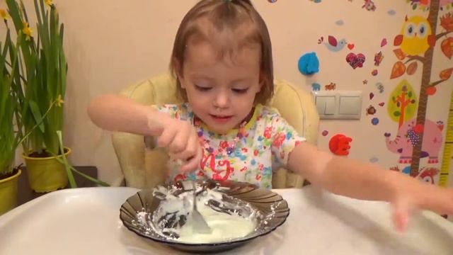 КАК СДЕЛАТЬ СЛАЙМ ДОМА София делает лизуна смотреть онлайн