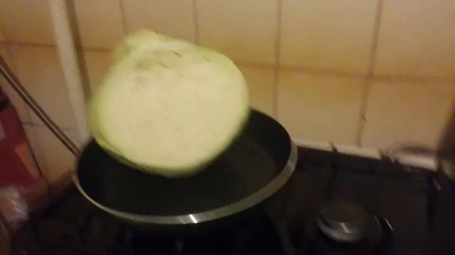 Салат закусочный. Почти мукбанг. Я победила. смотреть онлайн