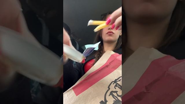 Короче говоря кушаем в KFC😀🍗 #cooking #food #готовка #тренды #готовимдома #kfc #кфс смотреть онлайн