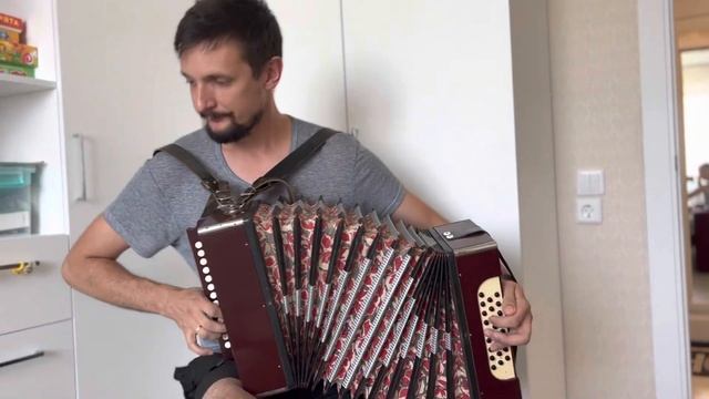 «ПОД НЕБОМ ПАРИЖА» на Гармони смотреть онлайн