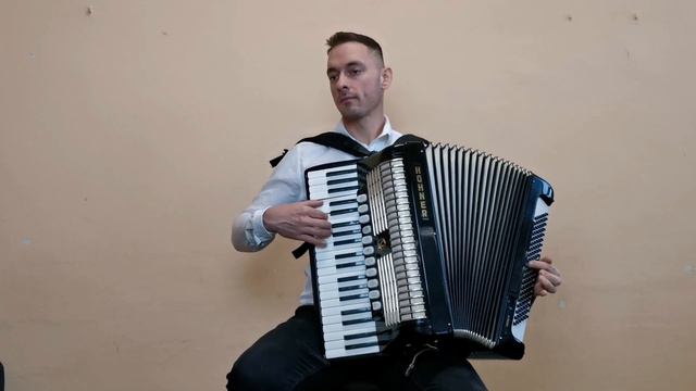 Šumarinka (Když k nám přijdou šumaři) / akordeon Hohner Verdi V смотреть онлайн