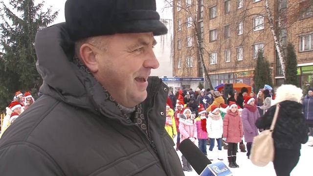 Новый год. Праздник начался в микрорайонах городах смотреть онлайн