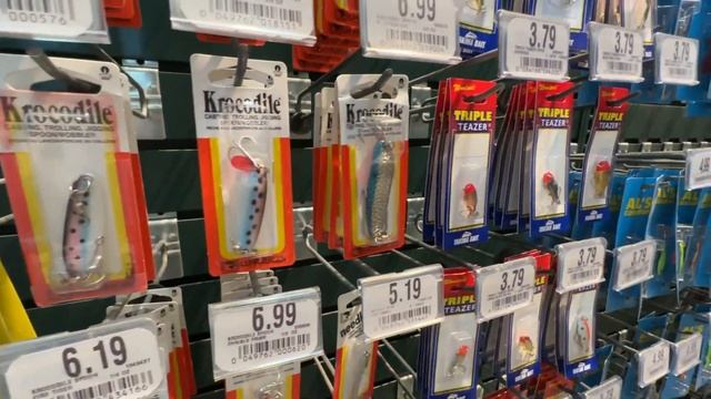 НАЧИНАЮ ПОКУПАТЬ НОВОГОДНИЕ ПОДАРКИ/ МОЕГО ПАПУ ОТСЮДА ВЫГОНЯЛИ БЫ смотреть онлайн