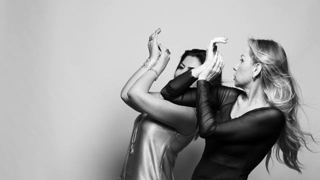 Как чувствовать себя изящной и красивой женщиной перед камерой?