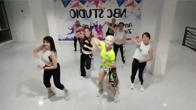 22 123 - SOFIA REYES ft JASON DERULO | ZUMBA | AMBYAR Crew JEMBER - INA ?? смотреть онлайн
