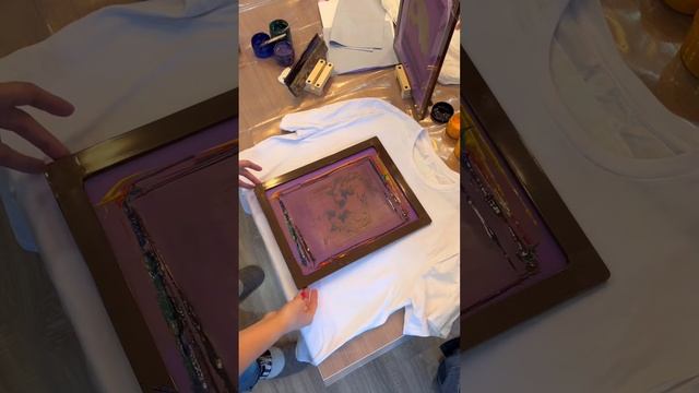 Изучаю новую технику - шелкографию❤️Подписывайся! Здесь много мастер-классов и идей для кастома☺️ смотреть онлайн