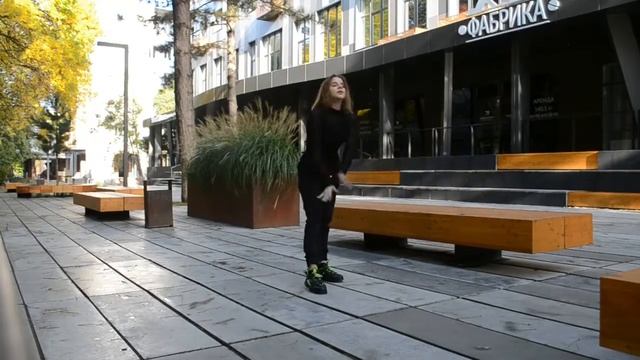 [KPOP IN PUBLIC CHALLENGE CRIMEA] DANCE COVER EVERGLOW (에버글로우) - LA DI DA смотреть онлайн