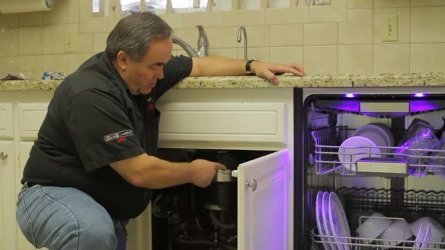 Home Appliances : My Dishwasher Won't Drain смотреть онлайн