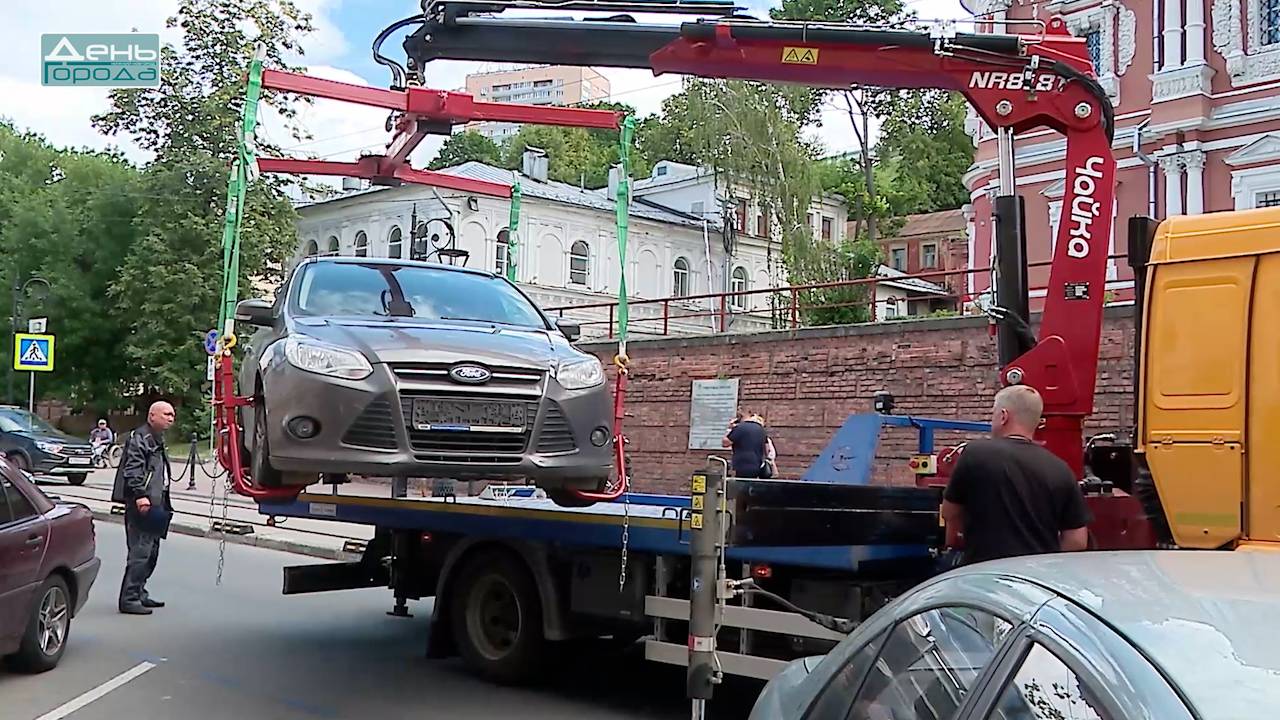 Эвакуация машин без номеров с парковки смотреть онлайн