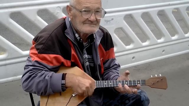 Balalaika with distortion смотреть онлайн