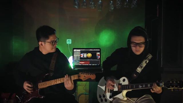 Supermassive Black Hole - Muse DUAL GUITAR COVER смотреть онлайн