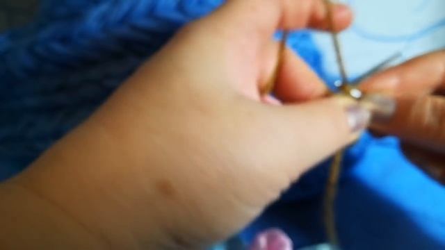 МК шапка - кубанка на двух спицах. Начало процесса с 1-7ряд смотреть онлайн