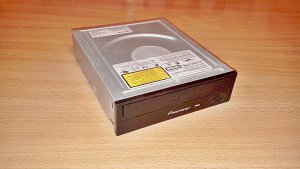 Не открывается лоток дисковода компьютера. Разборка и ремонт.mp4