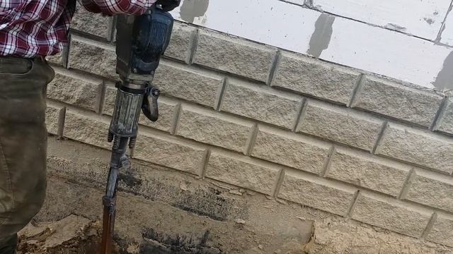 Как забить уголок в землю смотреть онлайн