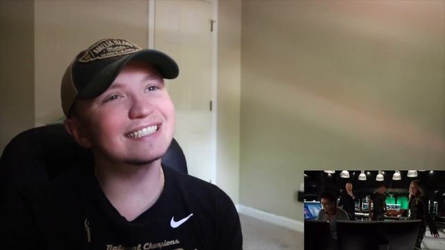 Arrow S4E17 'Beacon of Hope' REACTION смотреть онлайн