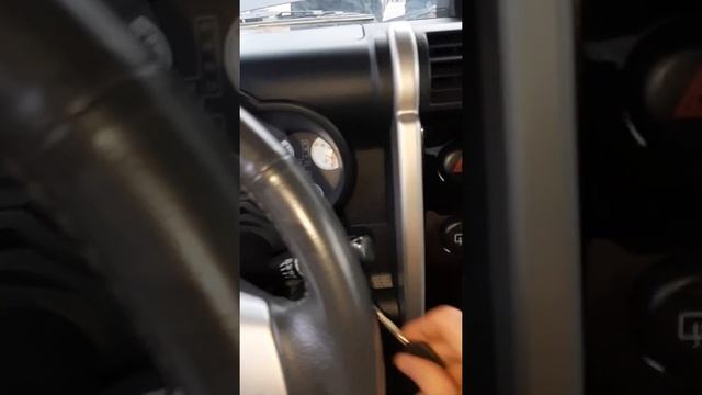 Изготовление ключей к автомобилю Toyota FJ Cruiser 2006 г.в. при полной утере! смотреть онлайн