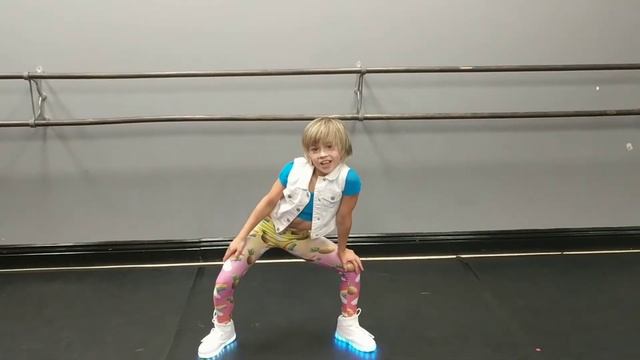 Morgan Landrigan 10yrs old Lip Sync audition song is Hair Up to Trolls movie смотреть онлайн