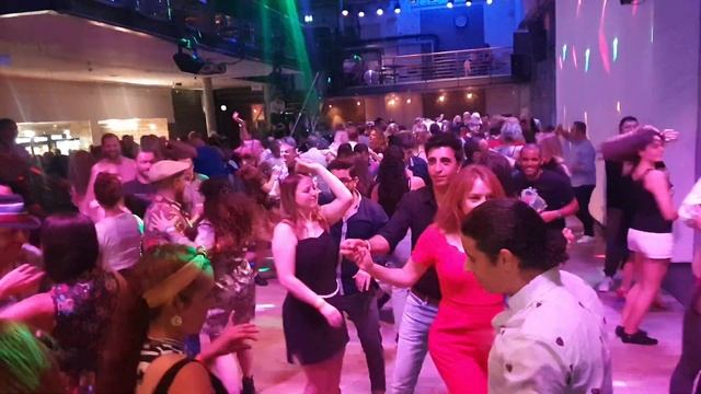 Salsa Bachata Party Dusseldorf @djfidelmofor6080 #salsabachatagaladusseldorf смотреть онлайн