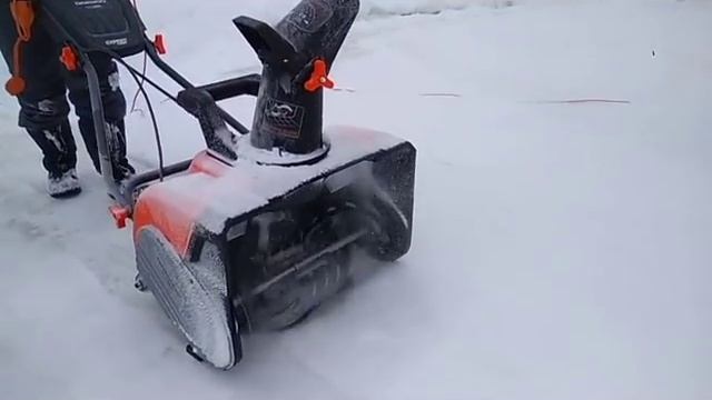 Снегоуборщик электрический – тест на даче смотреть онлайн