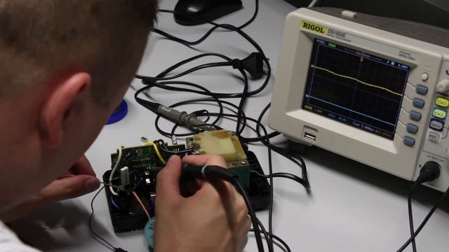 Hitachi UC14YF2 charger repair смотреть онлайн