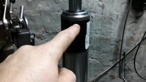 Гидроцилиндр ленточной пилы.