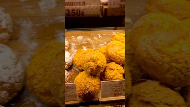 Самые вкусные булочки со сливками в Петербурге смотреть онлайн