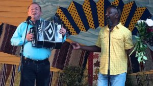 Охальники.Гармонь не огонь, а душу греет!!!!