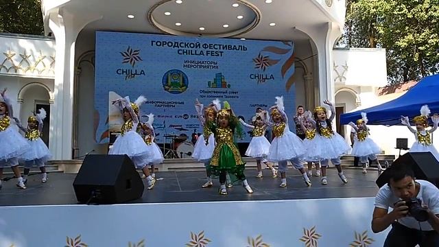 Shodiyona Bolajonlar Raqs Dastasi Qizlar Xorazmcha Raqs.