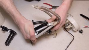 Топливный бак AUDI A6 C5. Как проверить состояние сеточки топливного насоса и датчика уровня топлив