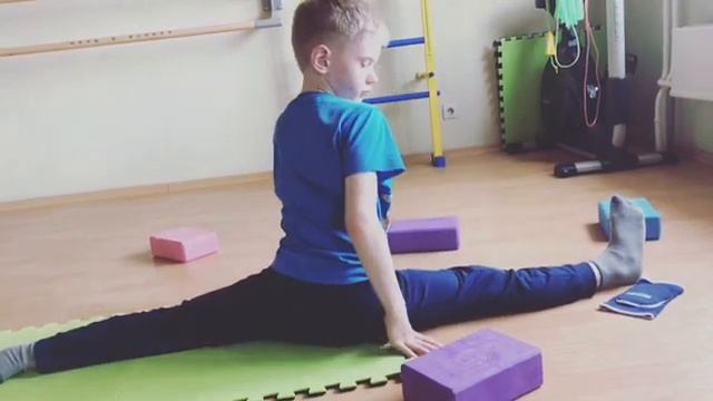 Продольный шпагат (Растяжка) смотреть онлайн